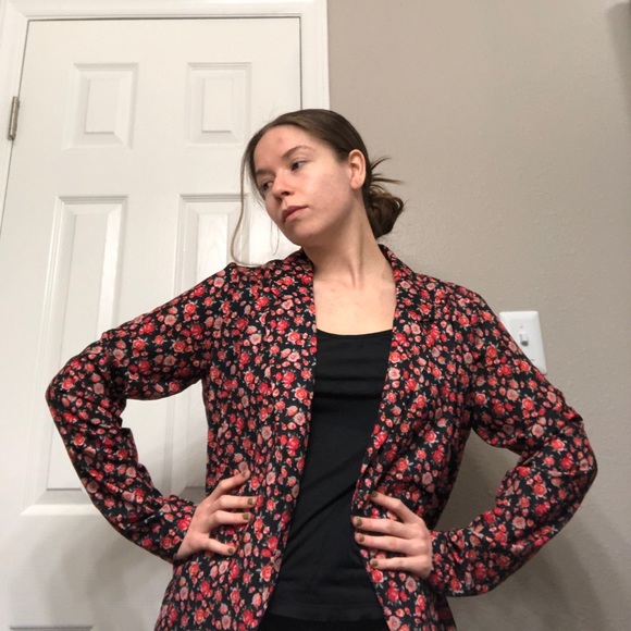 Light Floral Blazer - Picture 2 of 5